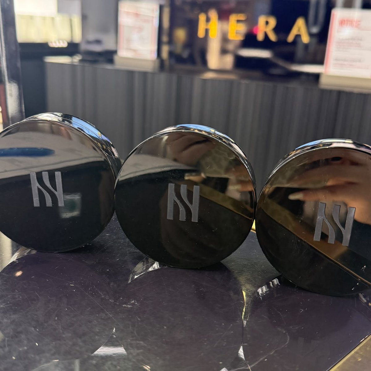 HERA HE807 BLACK CUSHION FOUNDATION (KR38.0)