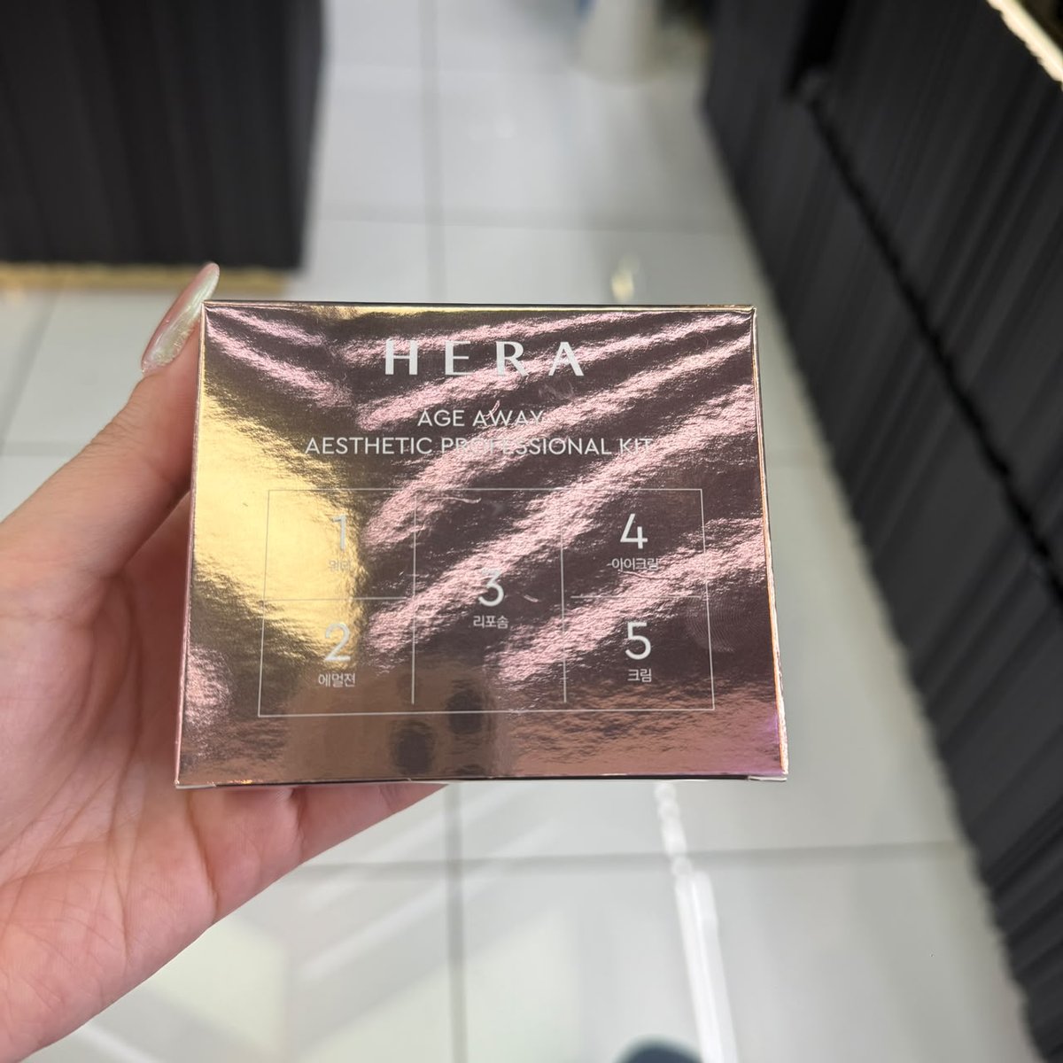 HERA HE800C AGE AWAY AESTHETIC PROFESSIONAL KIT(KR38.0)