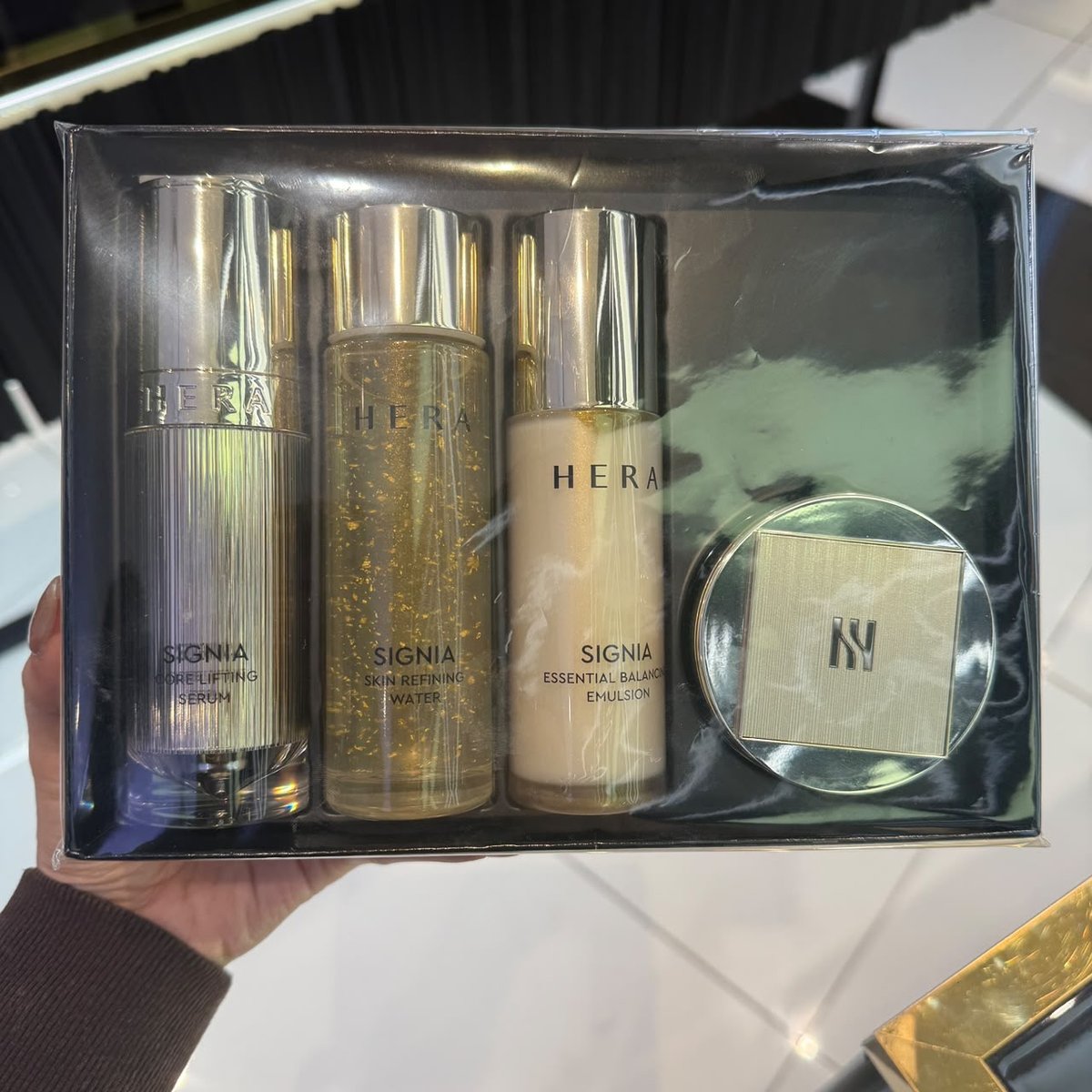 HERA HE812 SIGNIA SERUM SPECIAL GIFT SET (KR38.0)
